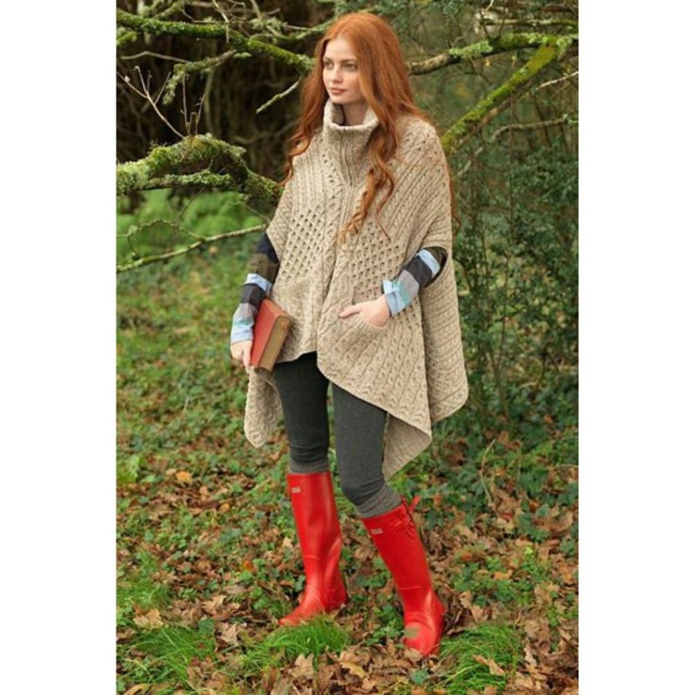 Carraig Donn Full Zip Cable Knit Poncho Red Size One Size Merino Wool